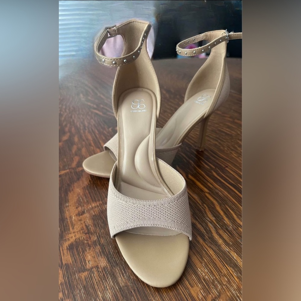 Women's Beige Heels